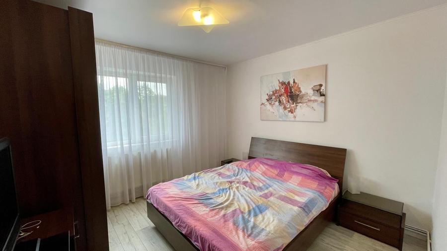 Apartament cu 3 camere decomandat, mobilat în Ultracentral