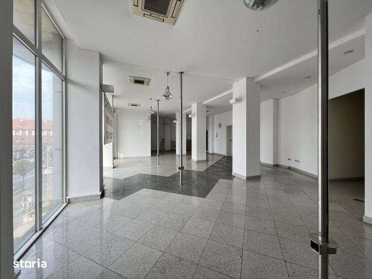 Spațiu comercial, de 204 mp, în Central