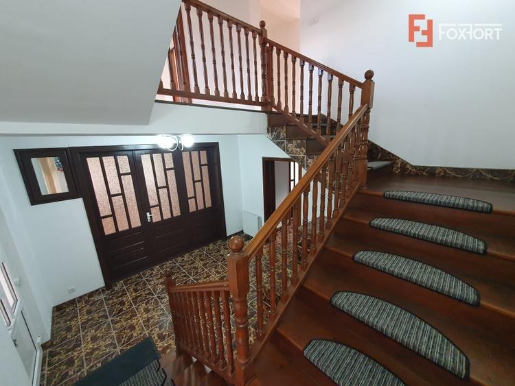 Casă individuală cu 5 camere cu Canalizare în Brâncoveanu