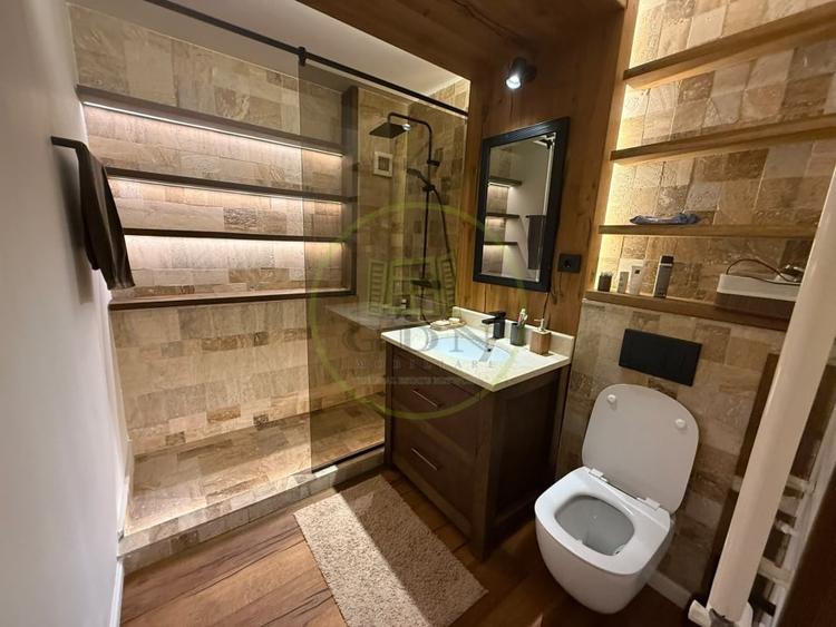 Apartament cu 2 camere decomandat, mobilat în Central