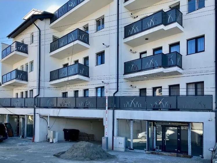Apartament cu 4 camere decomandat în Turnișor
