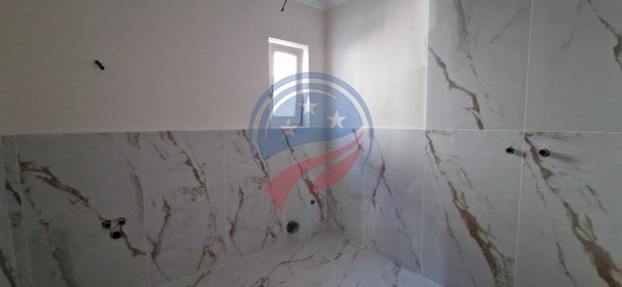 Casă individuală cu 4 camere cu Canalizare în Sud