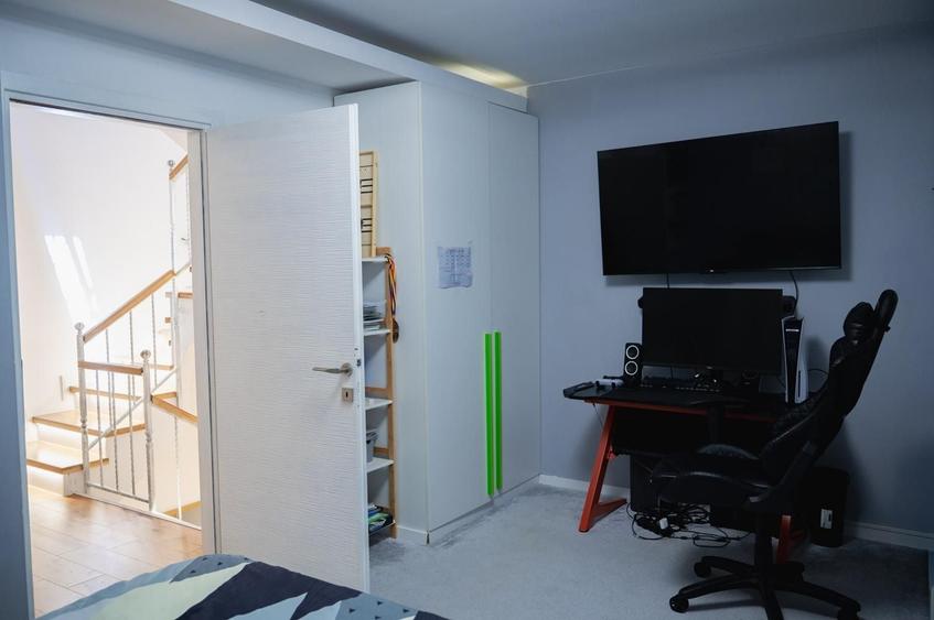 Casă cu 3 camere cu Canalizare în Exterior Est