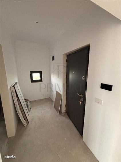 Apartament cu 3 camere semidecomandat în Moșnița Nouă
