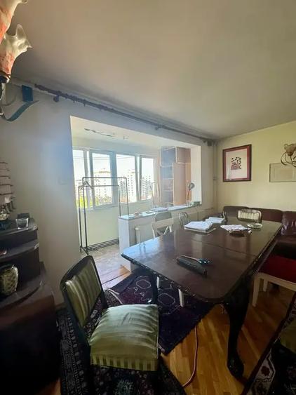 Apartament cu 3 camere semidecomandat, mobilat în Obor