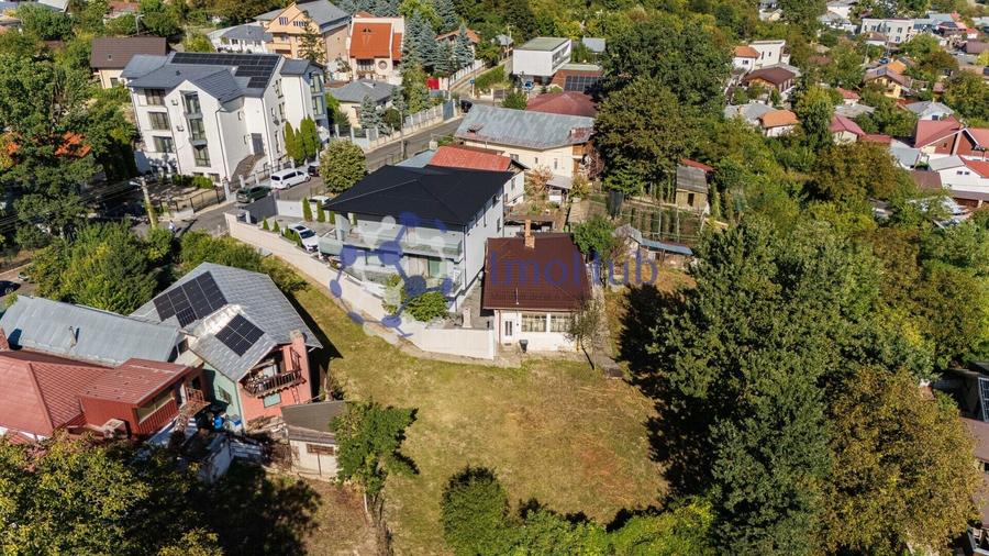 Teren Construcții intravilan de 1456 mp, în Central
