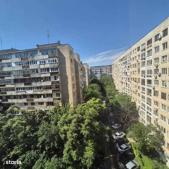 Apartament cu 3 camere decomandat în Tineretului