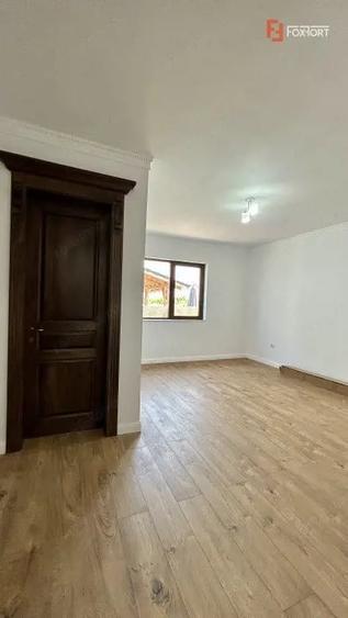 Casă cu 4 camere cu Teren 650 Mp în Ghiroda