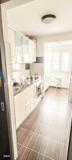 Apartament cu 3 camere decomandat în Titan
