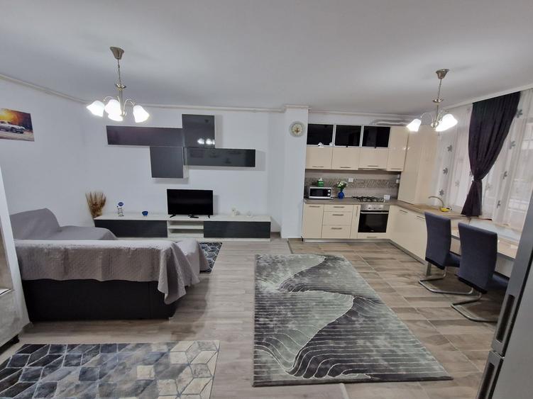 Inchiriez apartament 2cam in Cartierul Solar ,B-dul Metalurgiei nr132, Bl B4A - 5