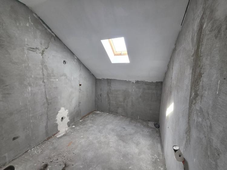 Casă individuală cu 7 camere cu Canalizare în Valu lui Traian