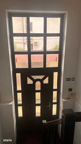 Casă cu 5 camere cu Teren 100 Mp în Tineretului