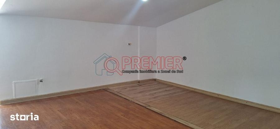 Apartament cu 4 camere în Centrul Civic