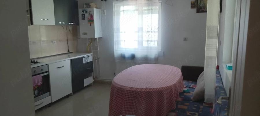 Casă cu 2 camere cu Teren 535 Mp în Poienarii Burchii