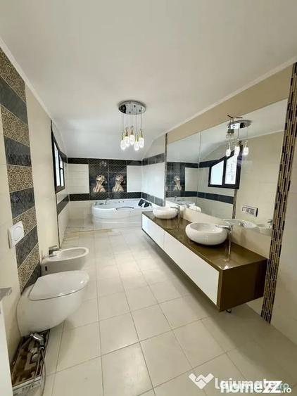 Casă cu 4 camere cu Teren 500 Mp în Malu Mare