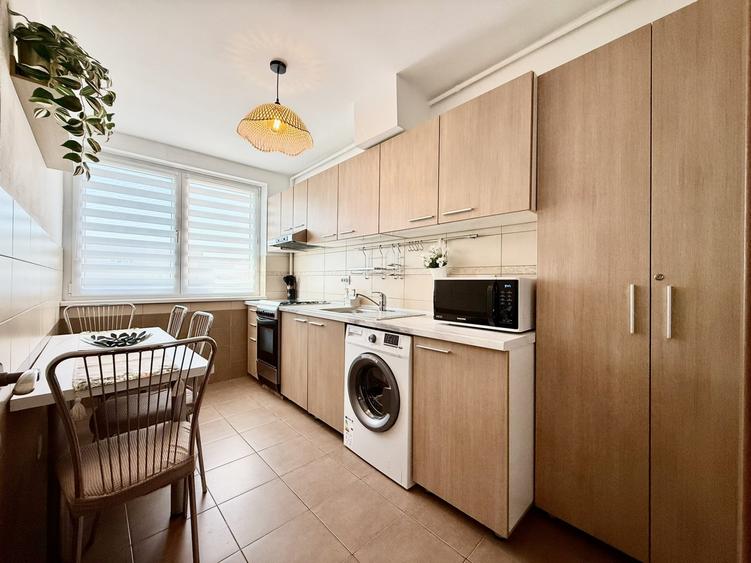 Apartament cu 2 camere decomandat, mobilat în P-ța Unirii