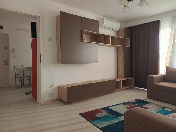 Apartament cu 2 camere semidecomandat în Băncilor