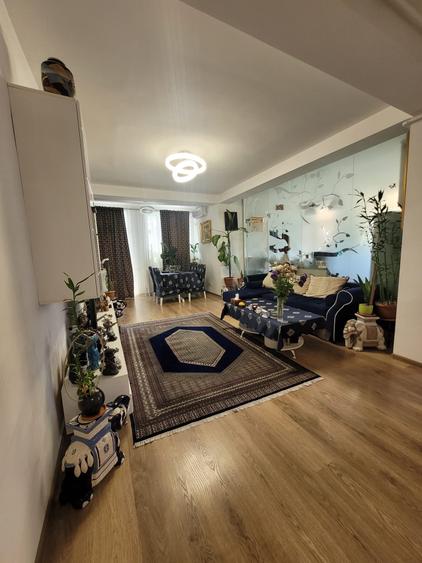 Apartament cu 2 camere semidecomandat în Dristor