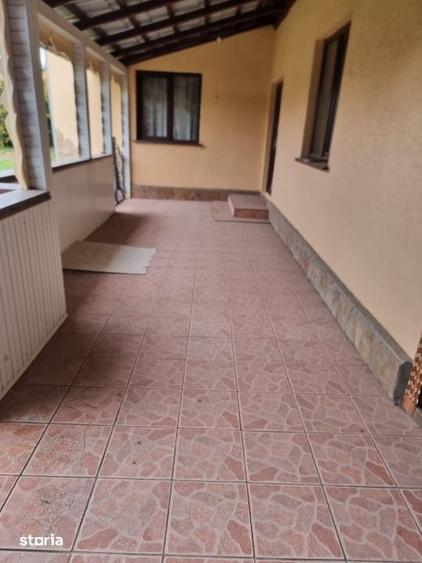 Casă cu 6 camere cu Teren 1724 Mp în Adâncata