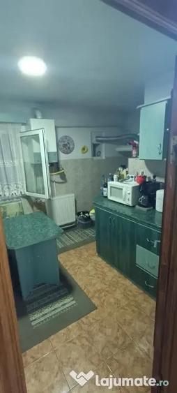 Apartament cu 3 camere decomandat în Obcini
