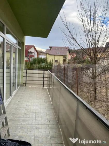 Apartament cu 3 camere semidecomandat în Câmpului