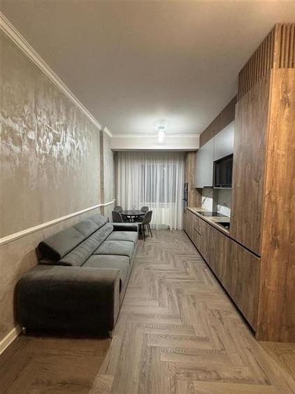 Apartament cu 3 camere semidecomandat, mobilat în Hipodrom 3