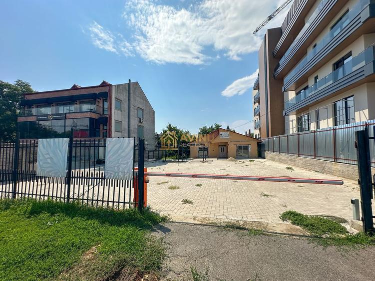 Spațiu comercial, de 1,000 mp, în Central