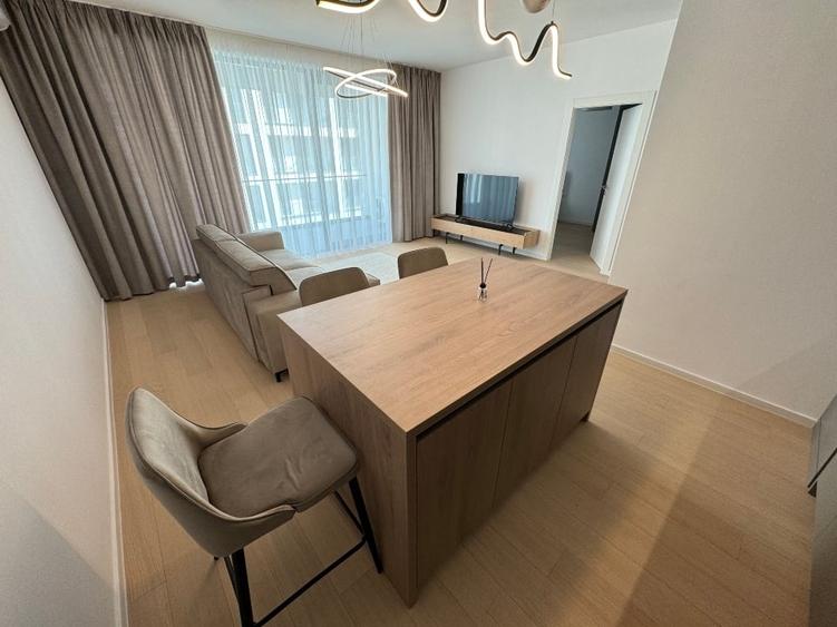 Apartament cu 2 camere semidecomandat, mobilat în Băneasa