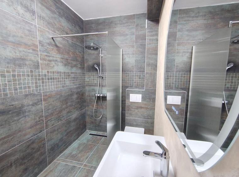 Penthouse cu 4 camere decomandat în Șelimbăr