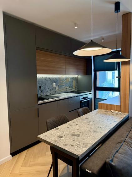 Apartament cu 2 camere semidecomandat, mobilat în Semicentral