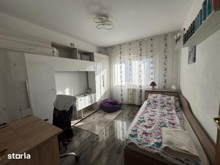 Apartament cu 3 camere în Soarelui
