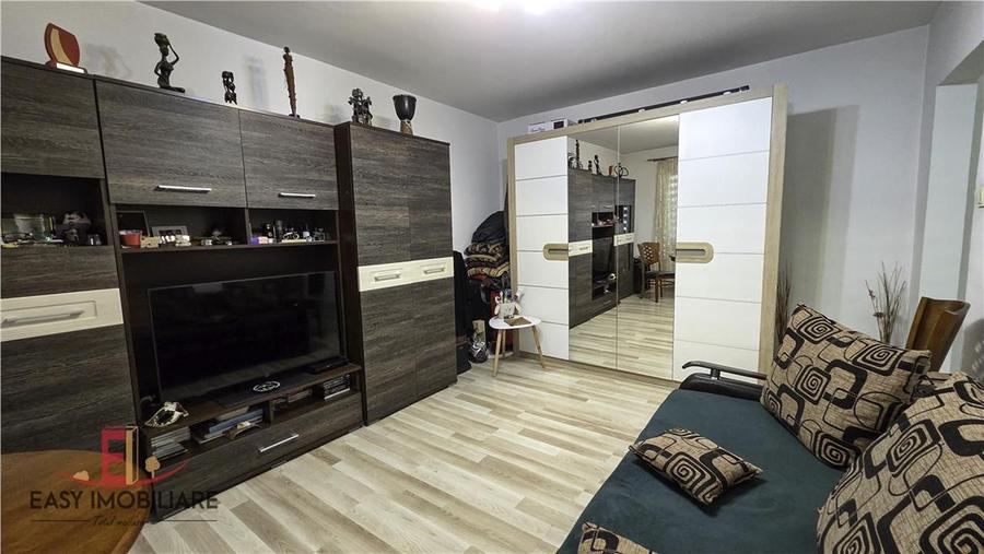 Apartament 3 camere si 2 bai, str. Livezeni , Tudor, 67 mp ,  bloc izolat - 4