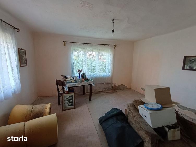 Casă cu 2 camere cu Teren 230 Mp în Central