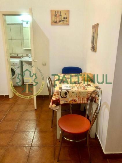 Garsonieră decomandată, mobilată în Ștrand