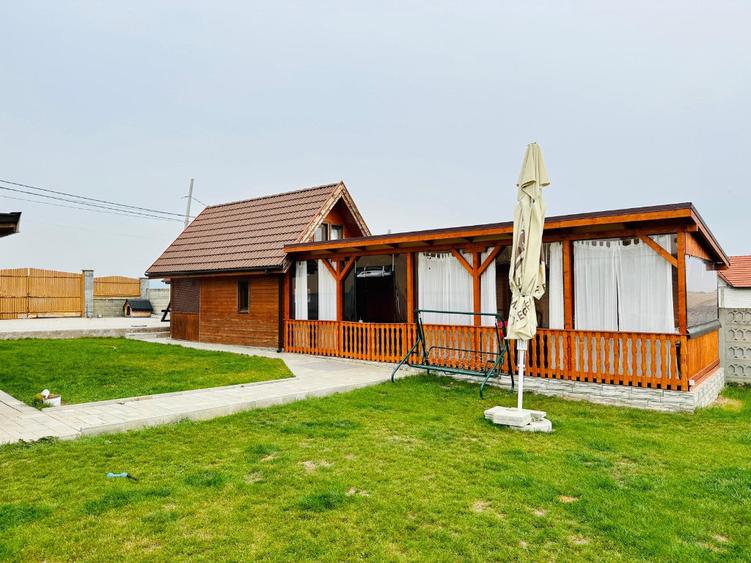 Casă cu 4 camere cu Teren 942 Mp în Zăvoi