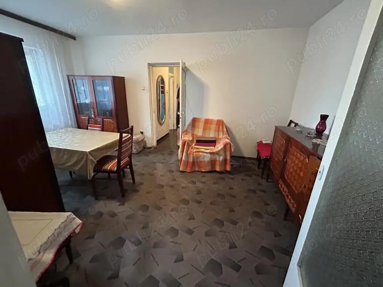 Apartament cu 4 camere decomandat în Aradul Nou