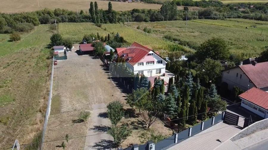 Teren Construcții intravilan de 3800 mp, în Vâlcele