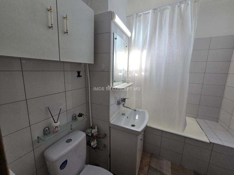Apartament cu 3 camere decomandat, mobilat în P-ța Mihai Viteazu