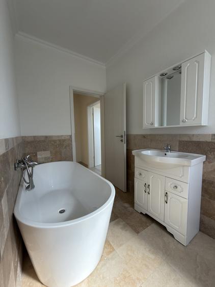 Apartament cu 3 camere decomandat în Giroc