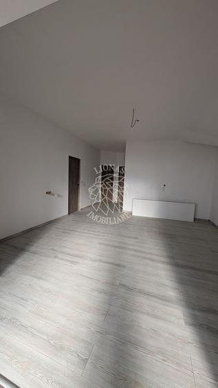 Apartament cu 5 camere semidecomandat în Decebal