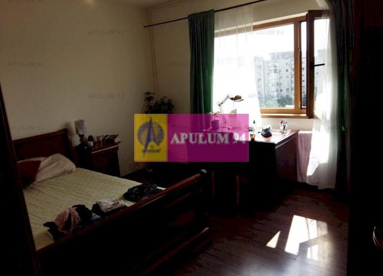 Apartament cu 4 camere decomandat în Vitan