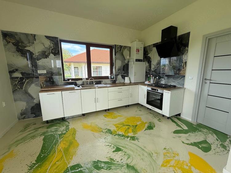 Casă cu Teren 750 Mp în Jucu