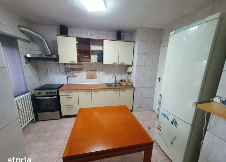 Apartament 3 camere -  decomandat - 18