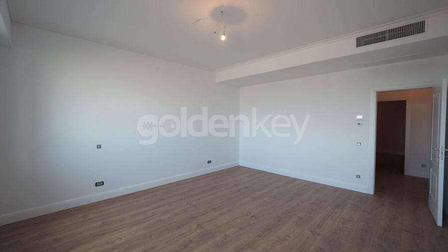 Apartament cu 5 camere decomandat în Herăstrău
