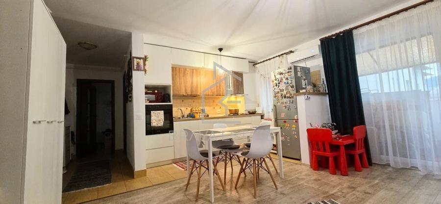 Apartament cu 2 camere semidecomandat, mobilat în Florești