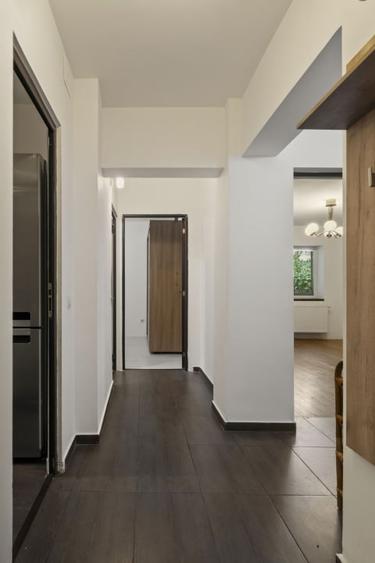 Apartament cu 3 camere decomandat, mobilat în Tei