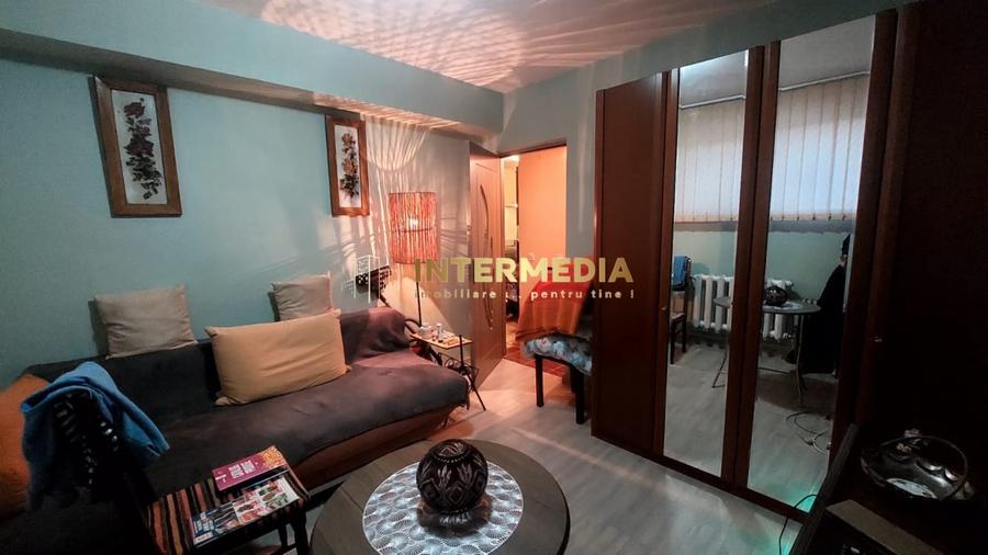 Apartament cu 2 camere decomandat, mobilat în Cetate