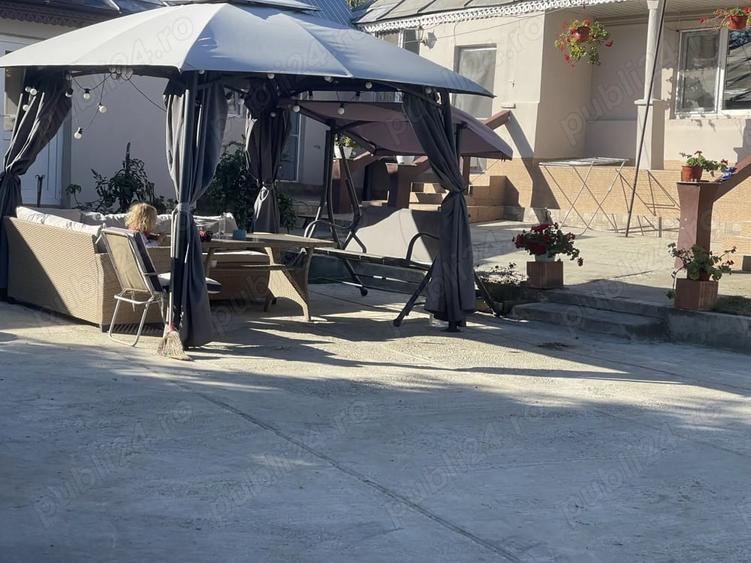 Casă cu 6 camere cu Teren 6500 Mp în Nicorești