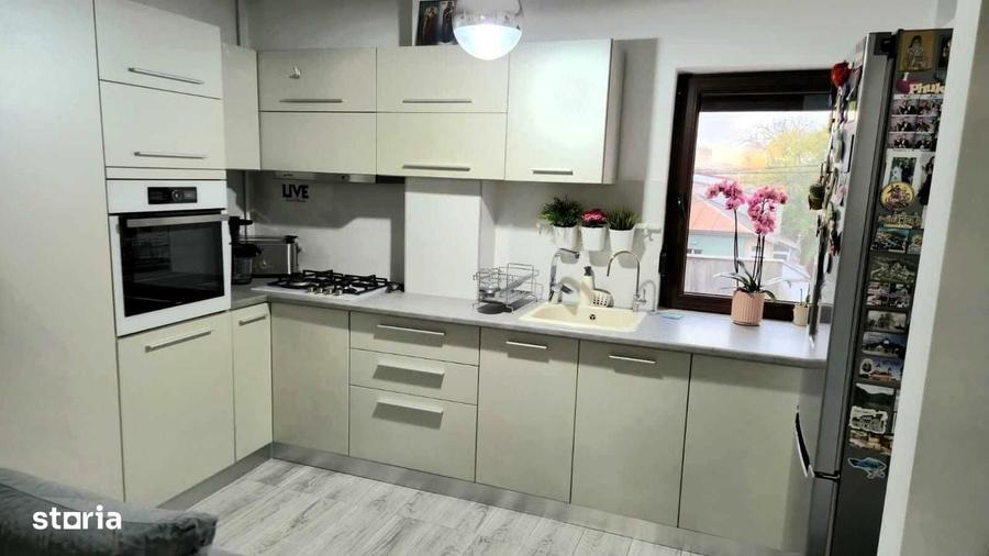 Apartament cu 2 camere decomandat în Km 4
