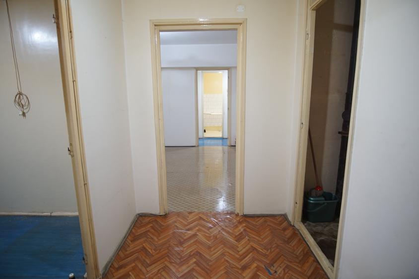 Apartament cu 2 camere semidecomandat în Basarabia